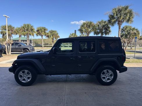 Used 2022 Jeep Wrangler Unlimited Sport image 6
