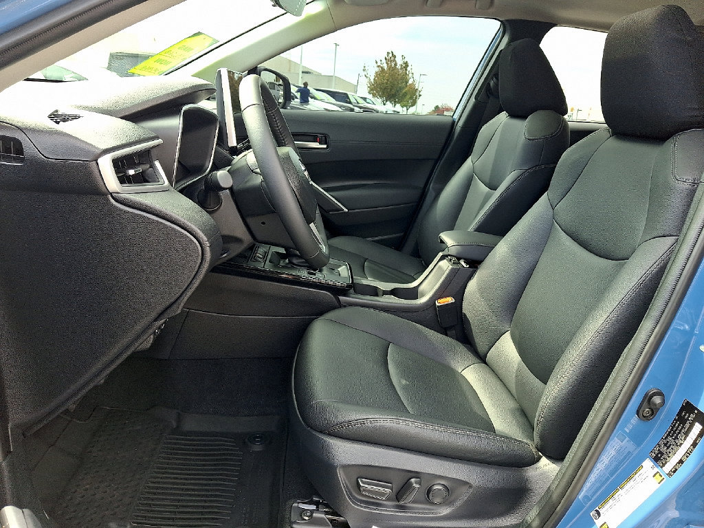 Used 2026 Toyota Corolla Cross XLE w/ Convenience Package AWD/4WD image 16