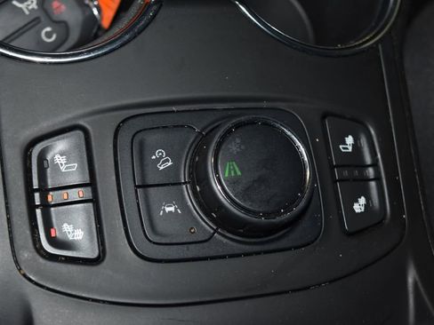 Used 2022 GMC Terrain SLT image 17