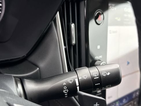 Used 2025 Subaru Outback Premium w/ Popular Package #1A image 25