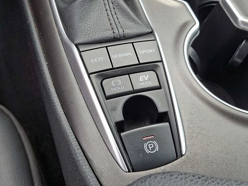 Used 2023 Toyota Camry XLE FWD image 23