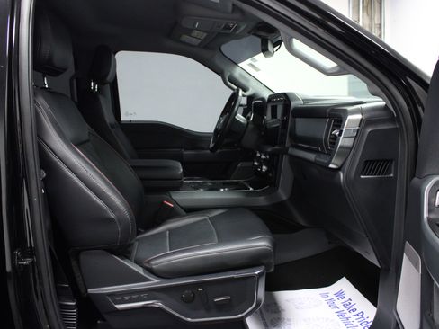 Used 2023 Ford F150 Lariat w/ Trailer Tow Package image 16