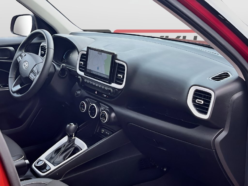 Used 2025 Hyundai Venue Limited FWD image 29