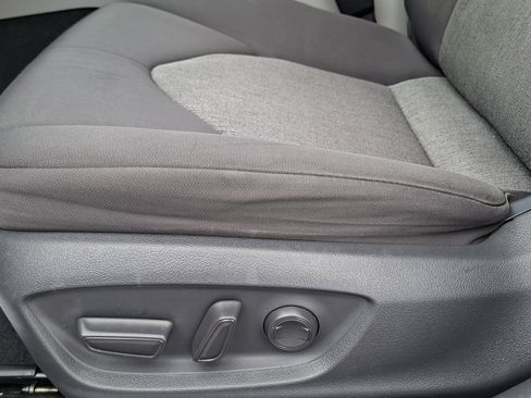 Used 2019 Toyota Camry LE image 18