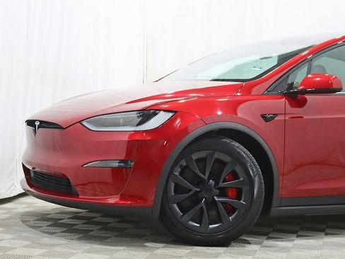 Used 2023 Tesla Model X Plaid image 2