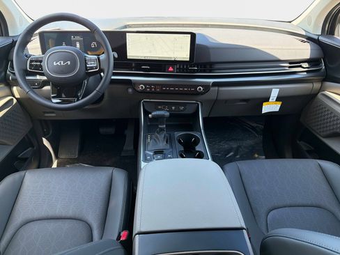 New 2026 Kia Carnival FWD image 12