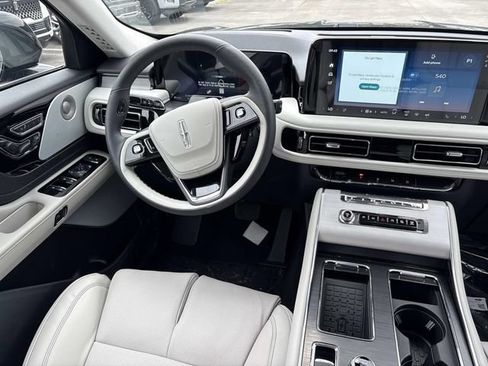 New 2026 Lincoln Aviator Reserve AWD/4WD image 14
