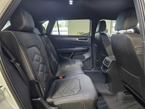 New 2026 Volkswagen Atlas Cross Sport SE image 12