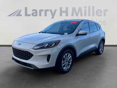Used 2020 Ford Escape SE image 1
