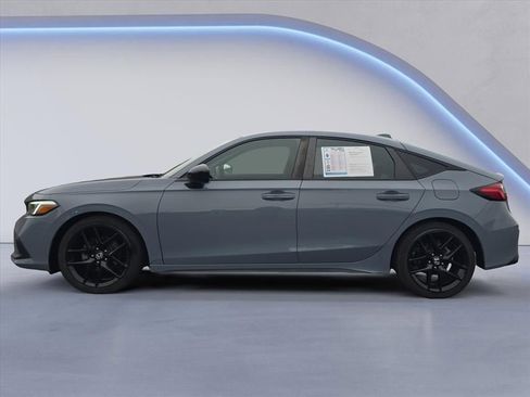 Used 2022 Honda Civic Sport image 2