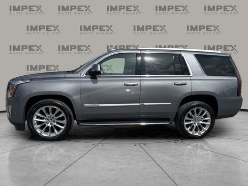 Used 2020 Cadillac Escalade Luxury AWD/4WD image 2