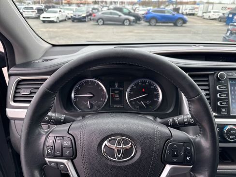 Used 2015 Toyota Highlander Limited image 13