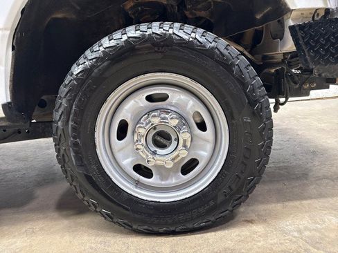 Used 2022 Ford F250 XL w/ Power Equipment Group AWD/4WD image 35