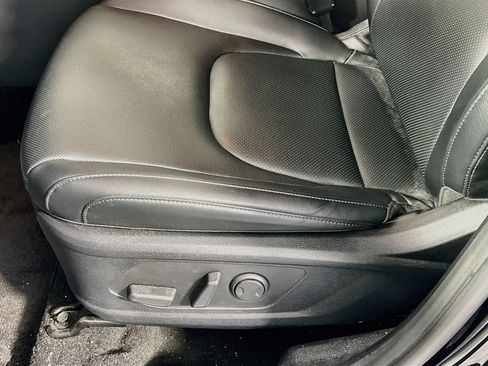 Certified 2024 Kia Sportage EX FWD image 11