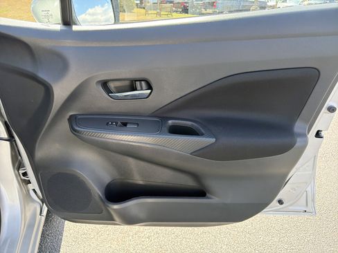 Used 2021 Nissan Versa SV image 14