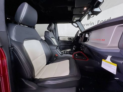 New 2026 Ford Bronco Outer Banks w/ Sasquatch Package AWD/4WD image 17