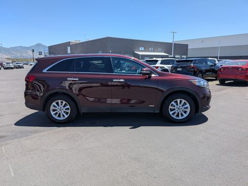 Used 2019 Kia Sorento AWD V6 image 6