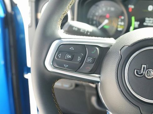 Used 2024 Jeep Wrangler Unlimited Sahara image 11