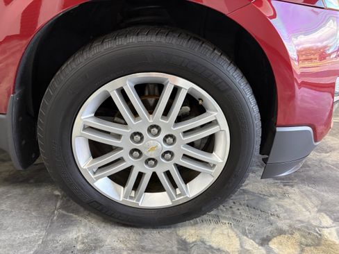 Used 2014 Chevrolet Traverse LT image 22