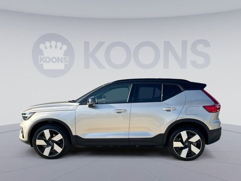 Used 2023 Volvo XC40 Recharge Ultimate AWD/4WD image 2