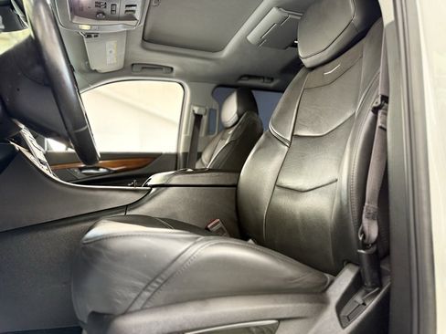Used 2016 Cadillac Escalade ESV Premium image 19