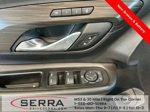 Used 2021 GMC Terrain SLT w/ Infotainment Package II image 17