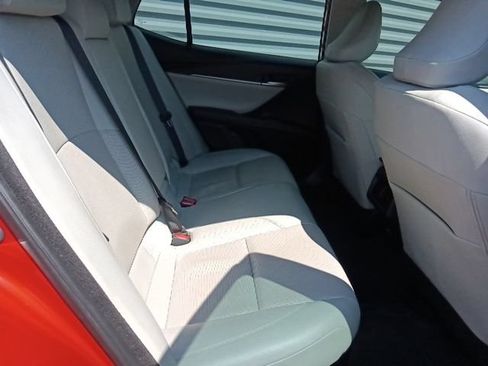 Used 2025 Toyota Camry XLE FWD image 29