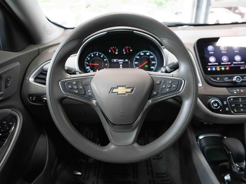 Used 2025 Chevrolet Malibu LT FWD image 21