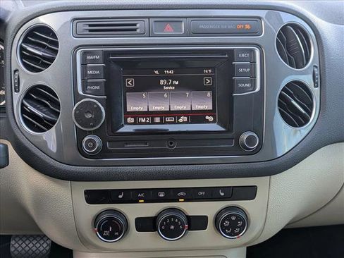 Used 2016 Volkswagen Tiguan S image 13