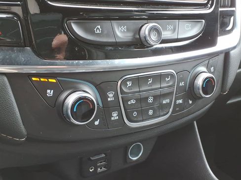 Certified 2023 Chevrolet Traverse Premier w/ Redline Edition AWD/4WD image 12