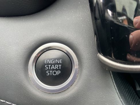 Used 2024 Toyota Highlander XLE image 25