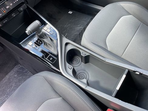New 2026 Kia Niro LX FWD image 9
