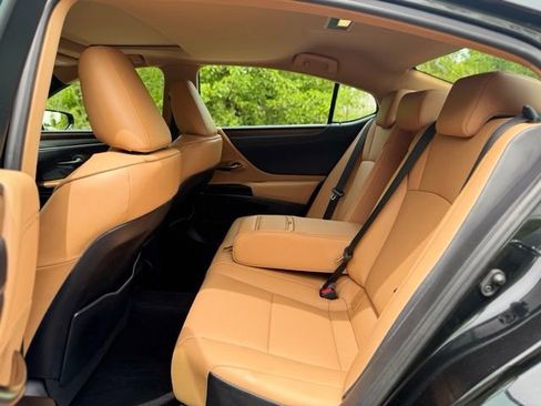 Used 2024 Lexus ES 350 w/ Premium Package FWD image 14