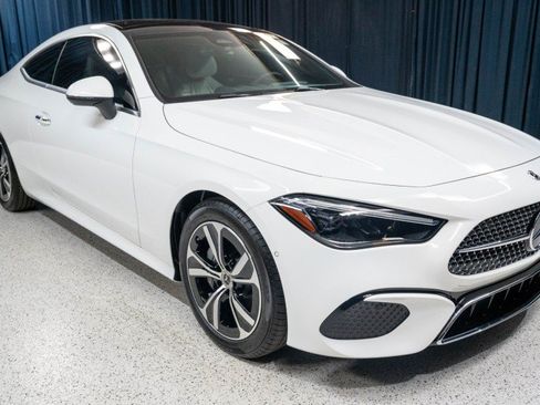 New 2026 Mercedes-Benz CLE 300 4MATIC Coupe image 3