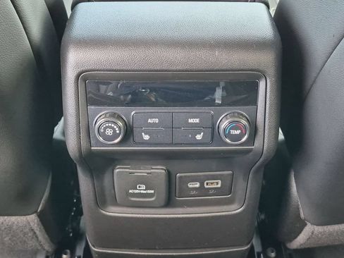 Certified 2021 GMC Acadia SLT w/ Elevation Edition FWD image 19