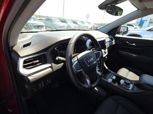 Used 2023 GMC Acadia SLE w/ Driver Convenience Package FWD image 14
