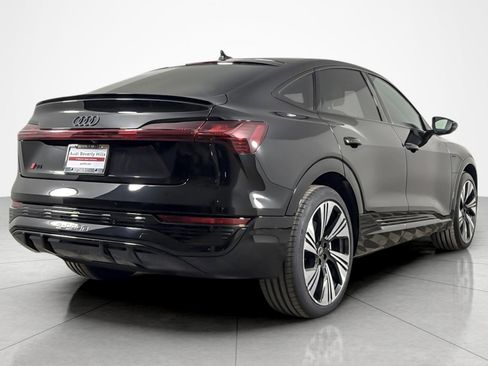 Certified 2024 Audi Q8 e-tron Prestige image 5