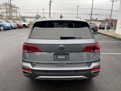Certified 2022 Volkswagen Taos SEL w/ Panoramic Sunroof Package image 7