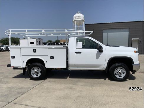 Used 2024 Chevrolet Silverado 2500 W/T w/ WT Convenience Package RWD image 5