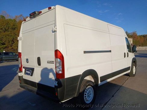 Used 2025 RAM ProMaster 2500 w/ Storage Group image 2