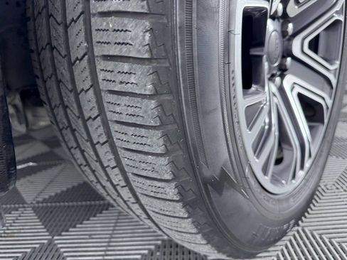 Used 2023 Jeep Wagoneer L Series II image 8