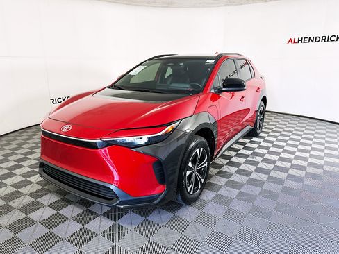 Used 2025 Toyota bZ4X FWD image 7
