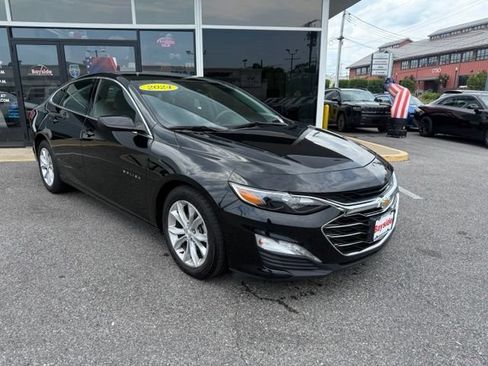 Used 2023 Chevrolet Malibu LT FWD image 2