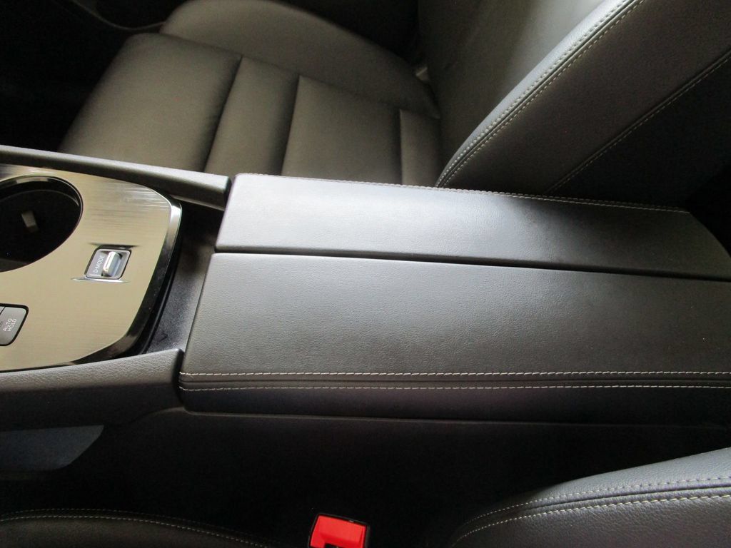 Used 2025 Nissan Rogue SL w/ Tech Package FWD image 43