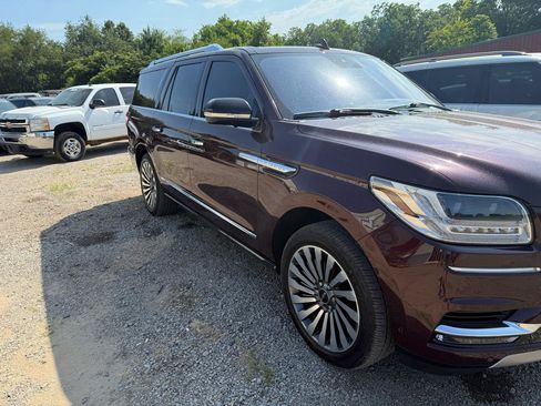 Used 2018 Lincoln Navigator L Reserve w/ Technology Package AWD/4WD image 3