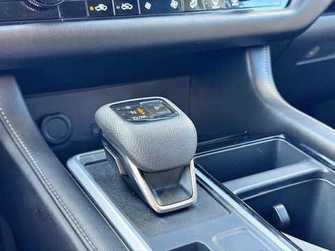 Used 2024 Nissan Pathfinder SL w/ Cargo Package image 16