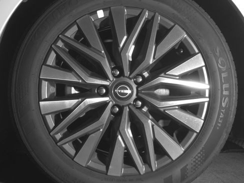 Used 2025 Nissan Altima 2.5 SV image 12