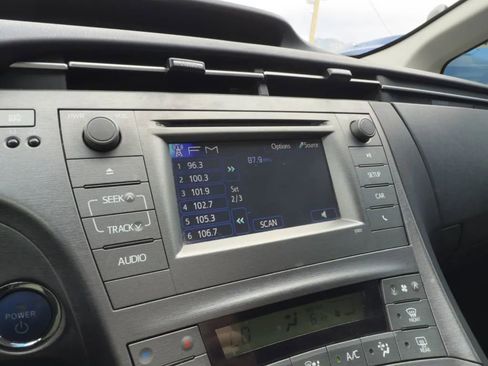 Used 2015 Toyota Prius Two image 24