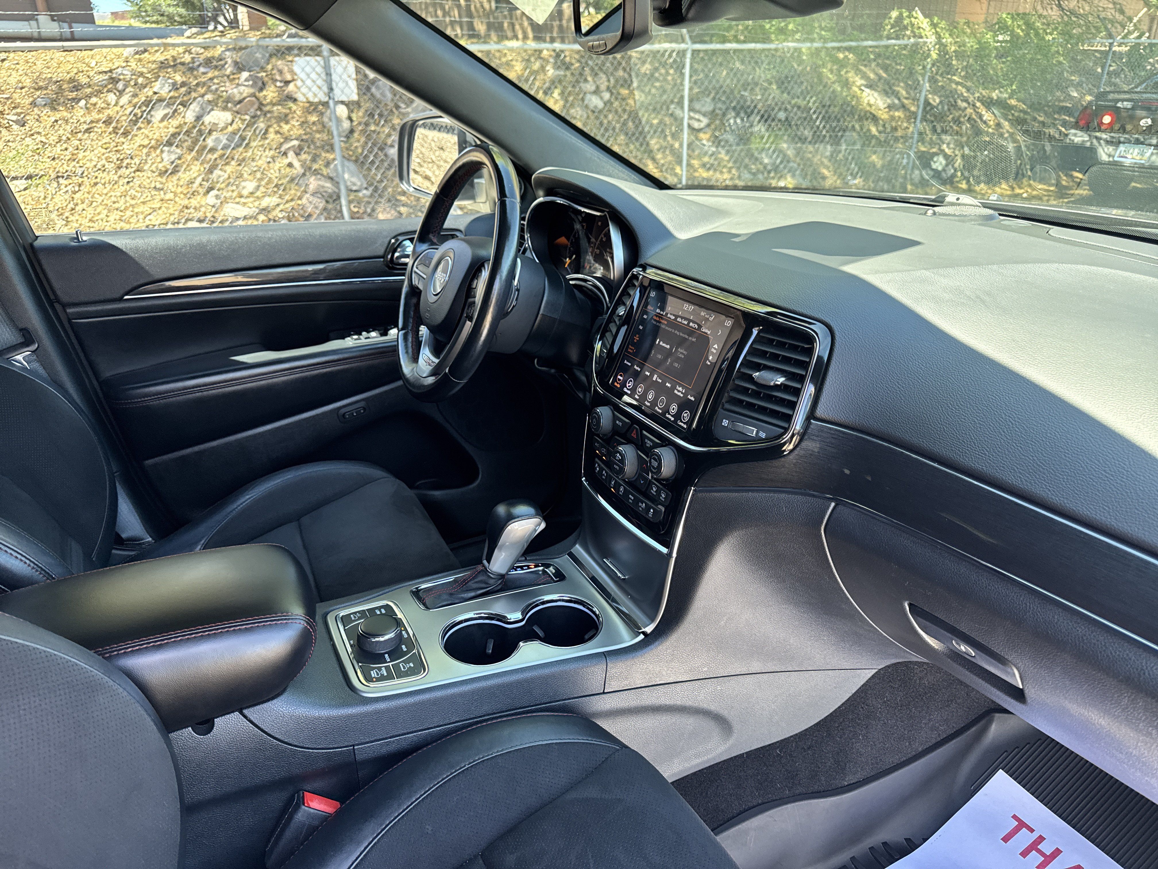 Used 2020 Jeep Grand Cherokee Trailhawk w/ Premium Lighting Group AWD/4WD image 18