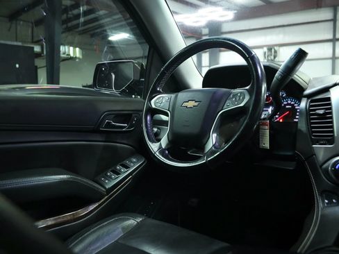 Used 2019 Chevrolet Suburban LT image 39